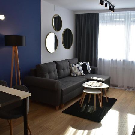 Apartament W Centrum Przy Parku Na Wyspie Piła Exterior foto