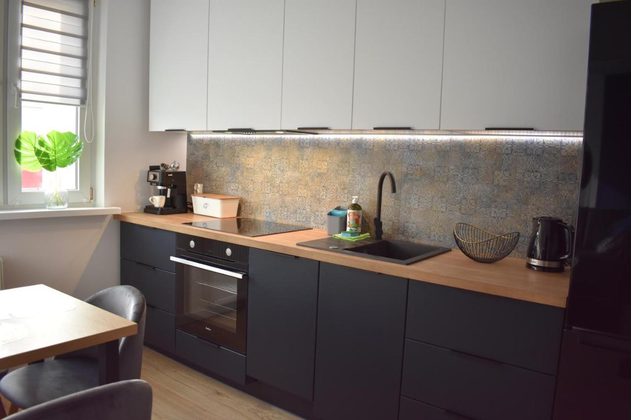 Apartament W Centrum Przy Parku Na Wyspie Piła Exterior foto