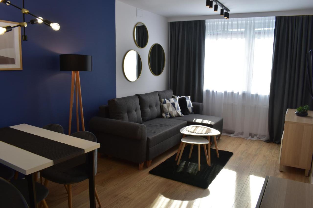 Apartament W Centrum Przy Parku Na Wyspie Piła Exterior foto